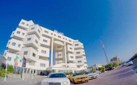 نمای ساختمان هتل ایران کیش از بیرون